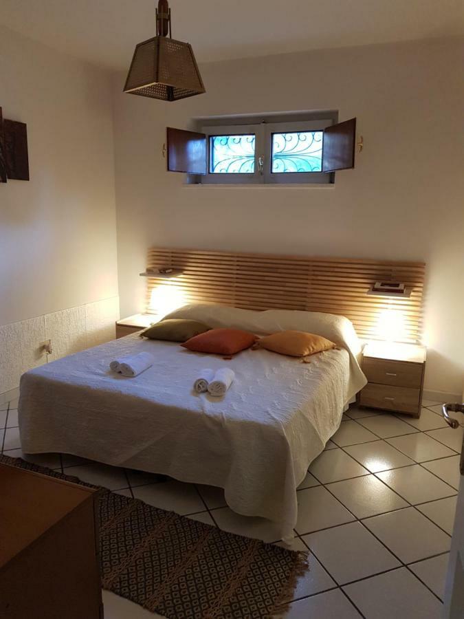 Chalet Villa Fini Fleri Luaran gambar